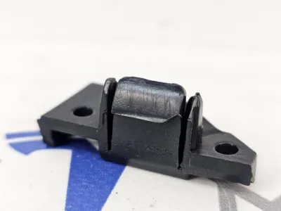 Кронштейн крепления крыла (вилка) левый Tesla Model 3 2024 — фото 3