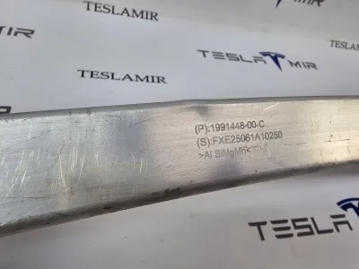 Усилитель переднего бампера верхний Tesla Model Y 2025 — фото 4