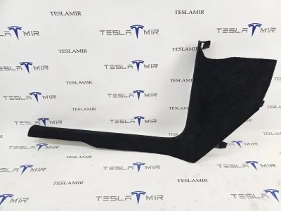 Накладка декоративная стойки А внутренняя левая нижняя Tesla Model Y 2025