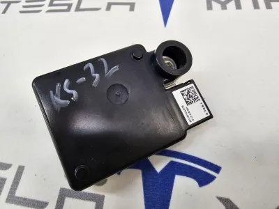 Радар Tesla Model Y 2025