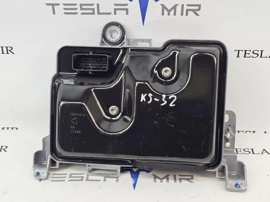 Блок управления BCM (бортовой сети) (Body Control Module) Боди Tesla Model Y 2025 — фото 1