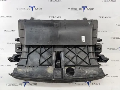 Кассета радиаторов Tesla Model Y 2025