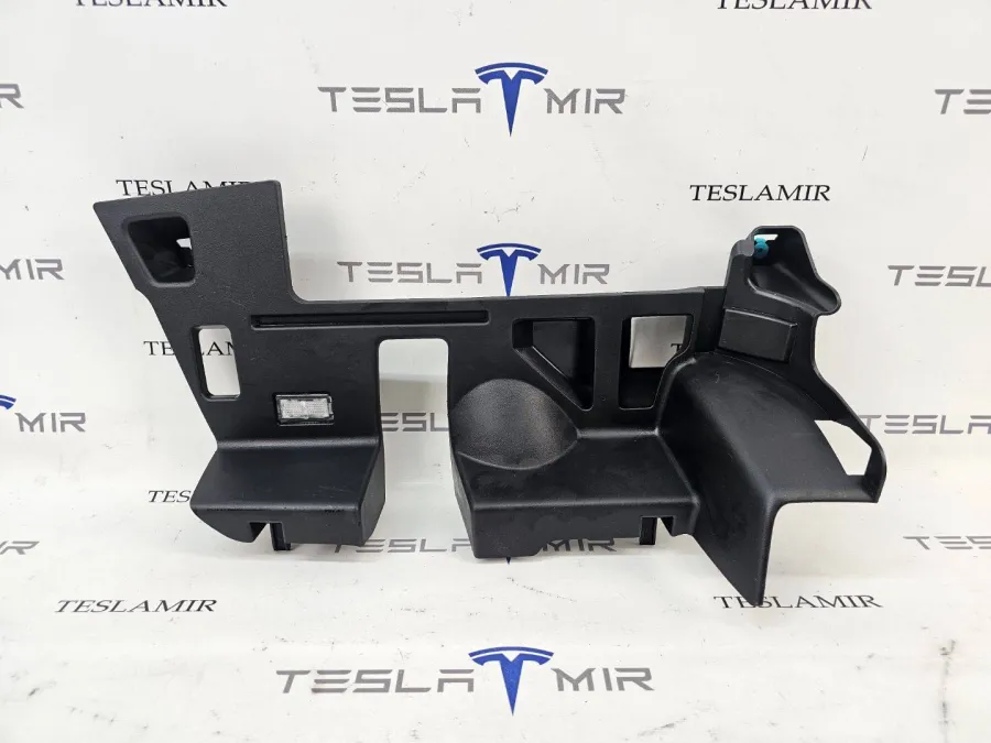 Пластик салона Tesla Model X 2018 — фото 1