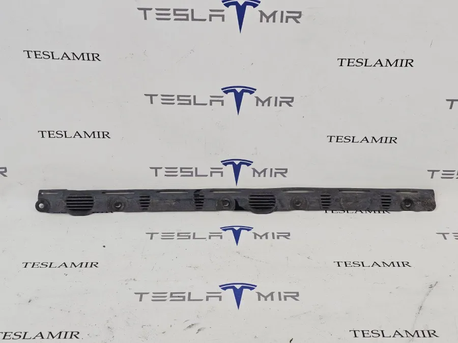 Накладка батареи высоковольтной боковая передняя Tesla Model X 2018 — фото 1