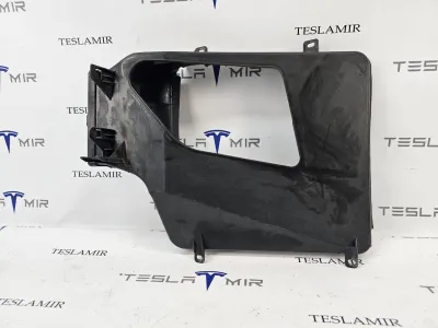 Воздуховод (дефлектор) радиатора (лопух) правый Tesla Model S 2018