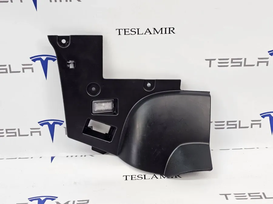 Пластик салона Tesla Model Y 2021 — фото 1