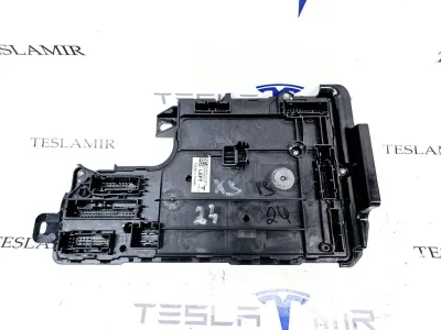 Блок управления BCM (бортовой сети) (Body Control Module) Боди левый Tesla Model Y 2022